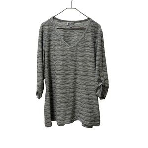 JM Collection Woman Textured Wave V Neck 3/4 Sleeve Tunic Top Plus Size 2X Gray